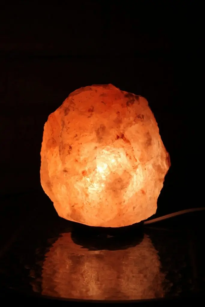 10 PREDNOSTI KOJE PRUŽAJU LAMPE OD HIMALAJSKE SOLI