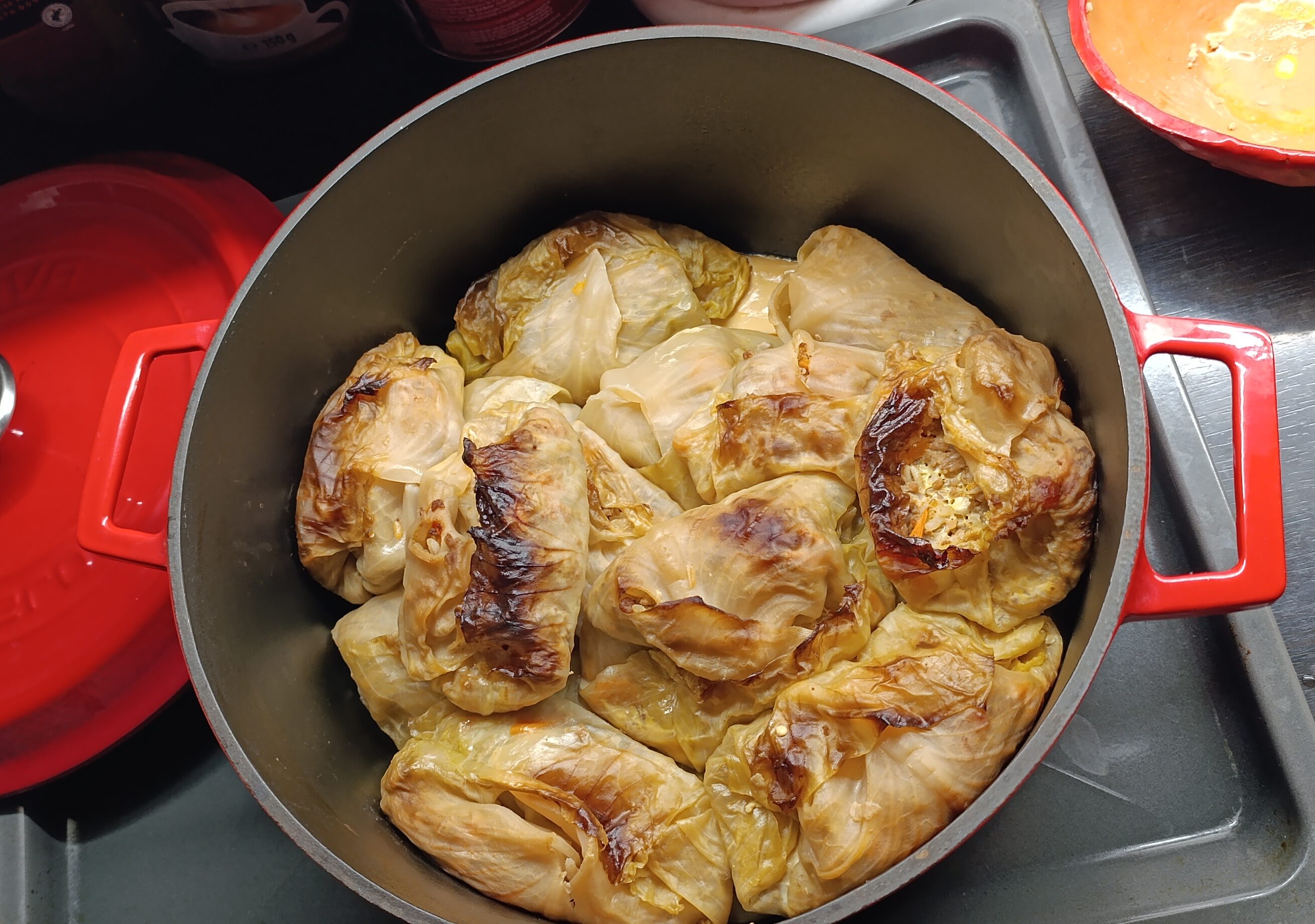 Sarma iz pećnice: Recept bez vode za najsočnije sarme ikad